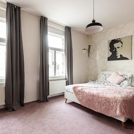 Nice Big Apartment 2Bds - Belgicka ปราก ภายนอก รูปภาพ