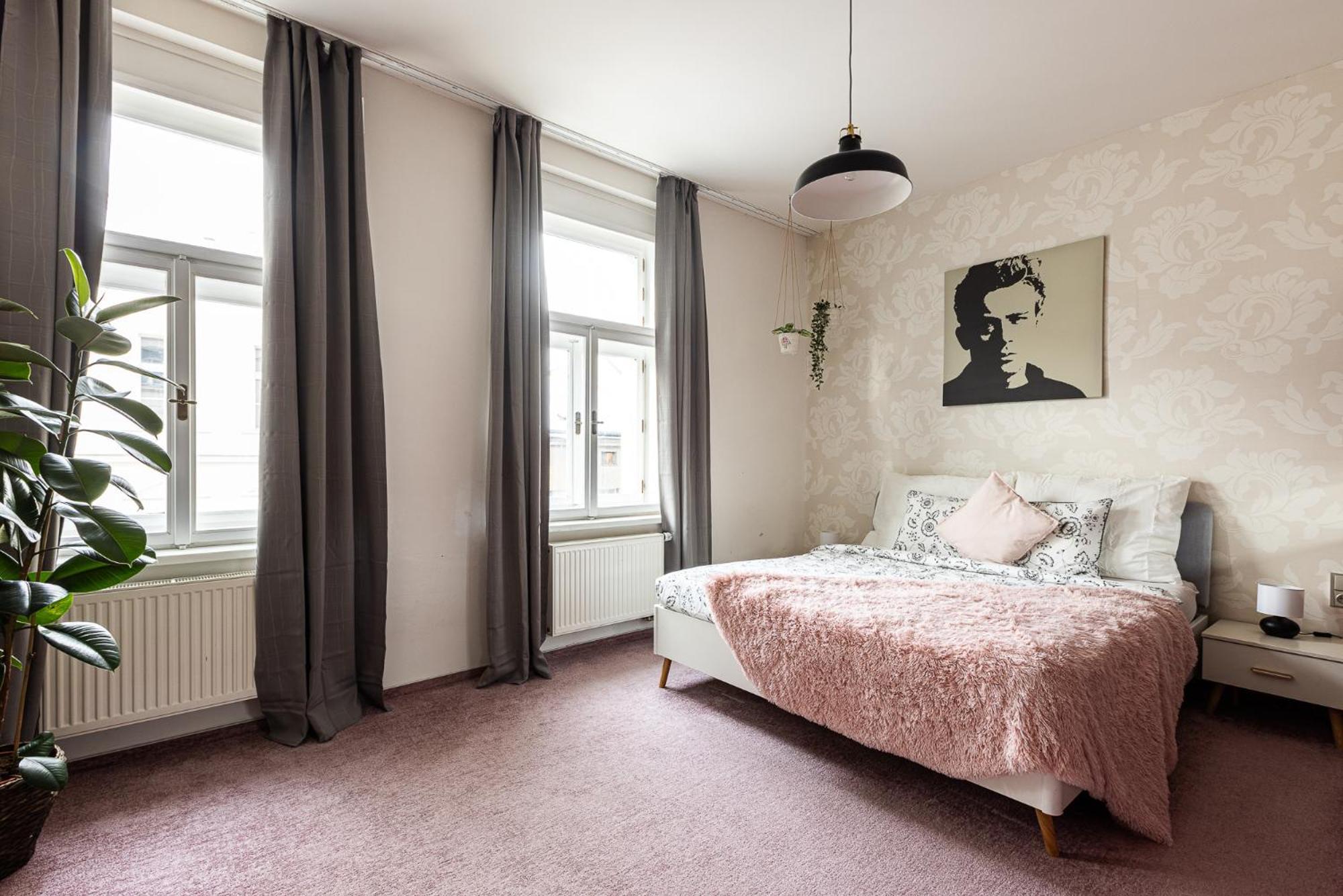 Nice Big Apartment 2Bds - Belgicka ปราก ภายนอก รูปภาพ
