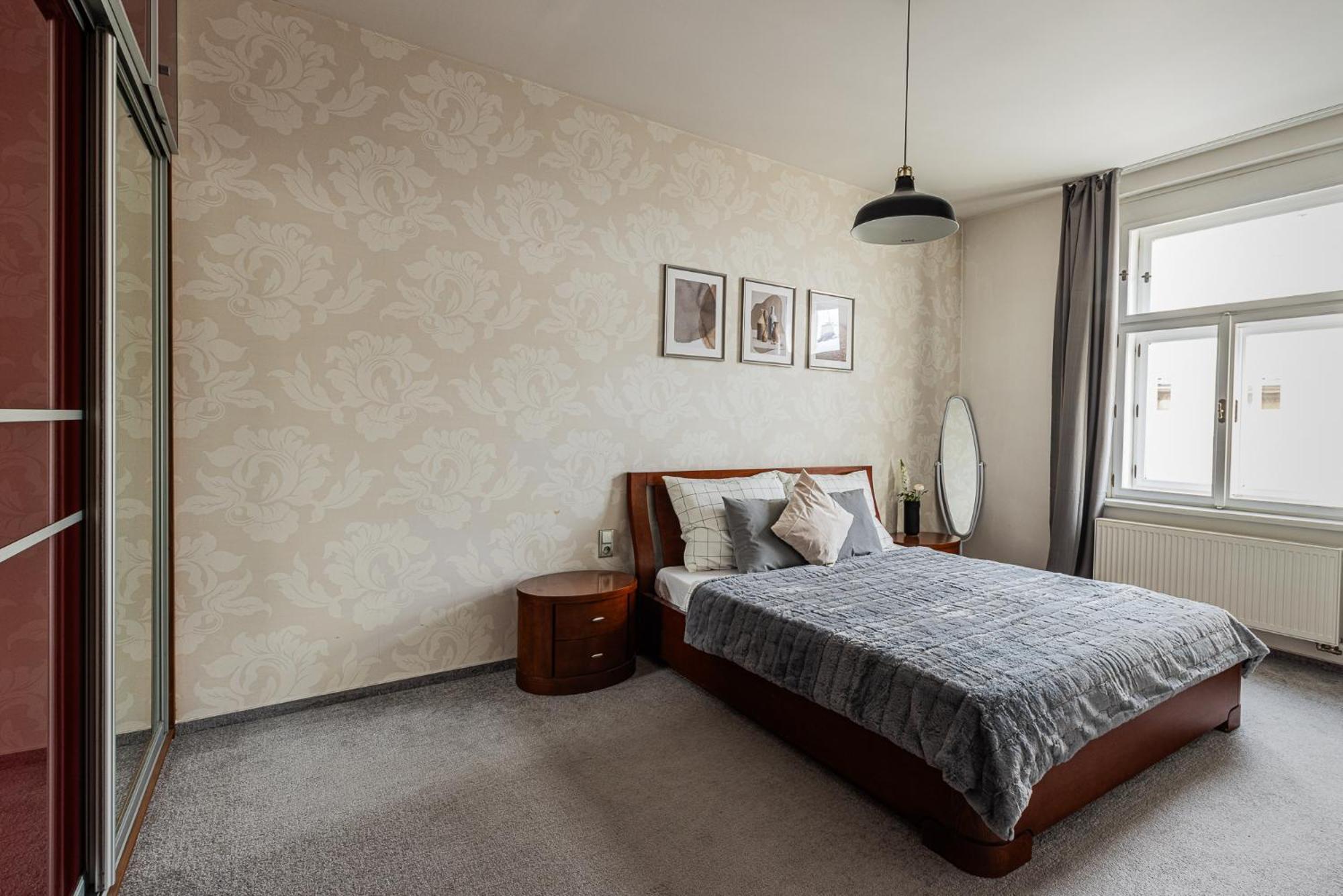 Nice Big Apartment 2Bds - Belgicka ปราก ภายนอก รูปภาพ